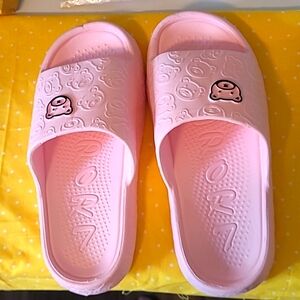 Women's Soft Sole Slip-on Shoes.